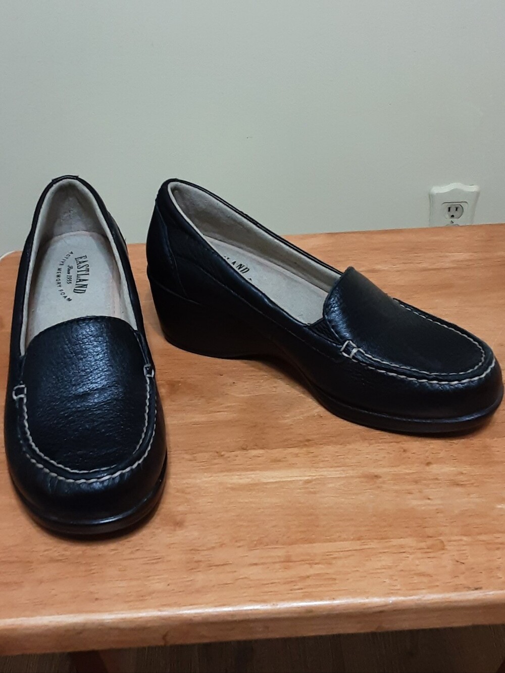 Eastland Iris Leather Loafera Size 6M